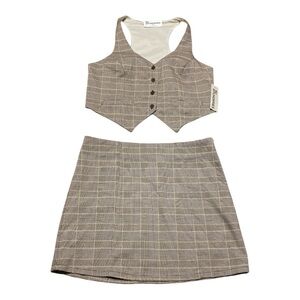 No Boundaries Vest and Mini Skirt Set, Color Warm Chocolate Women’s Size Small
